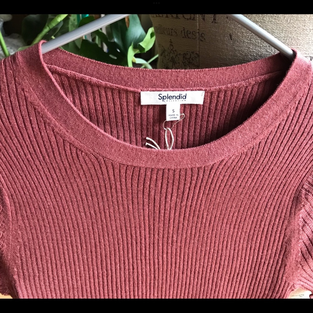 SPLENDID Short Sleeved Ribbed Top w/ Lettuce Edge Detail. Sz. S - Picture 3 of 4